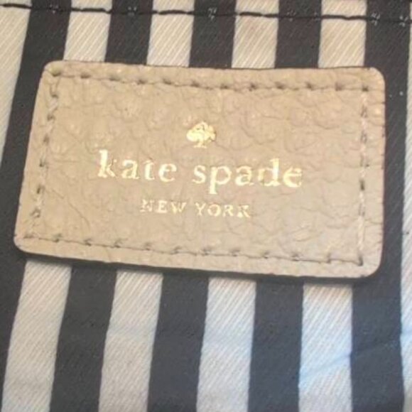 VTG Kate Spade NY Cream/Black Fold Over Handbag Tassel Pebbled Crossbody Strap - Picture 6 of 6